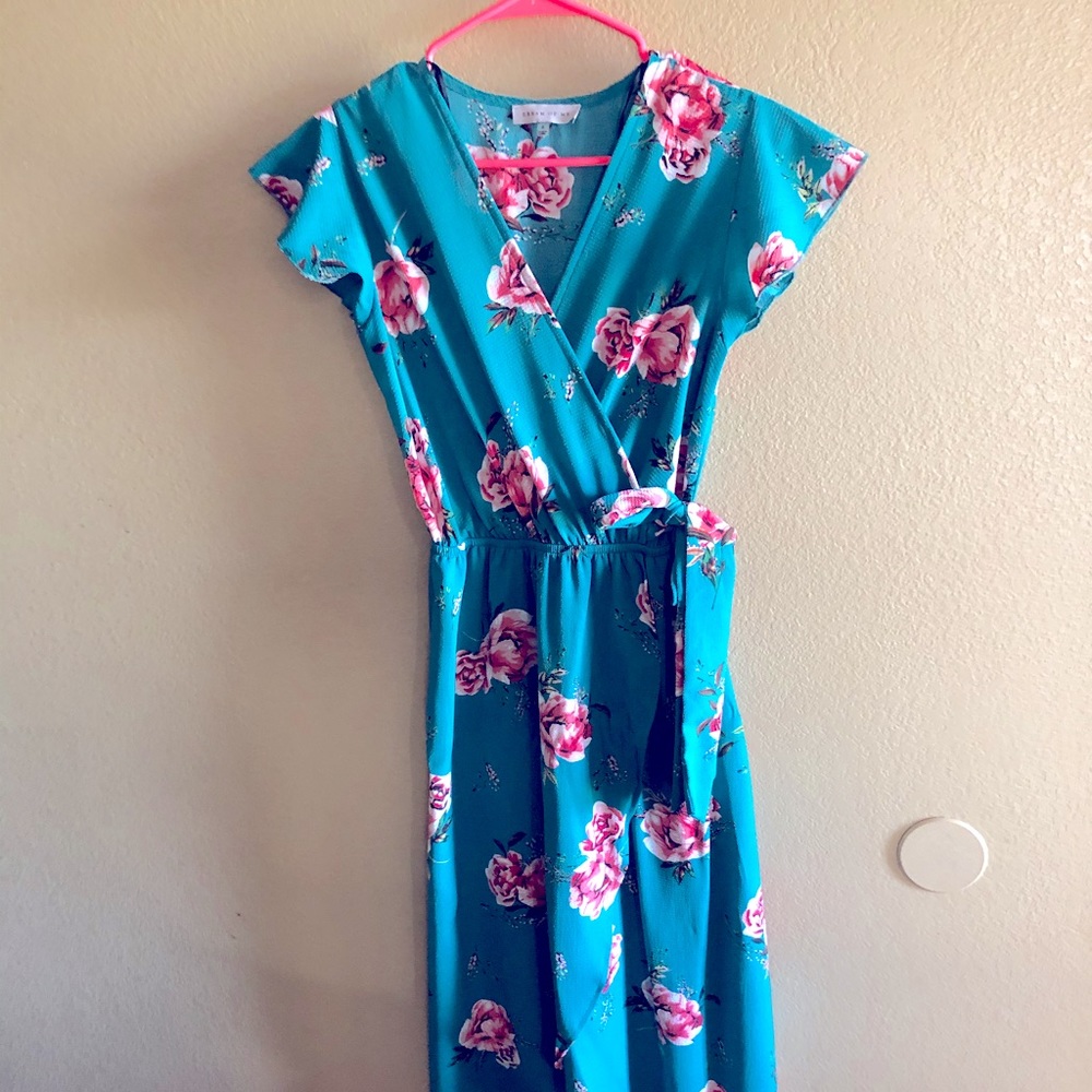 Women’s Dress - Picture 1 of 7